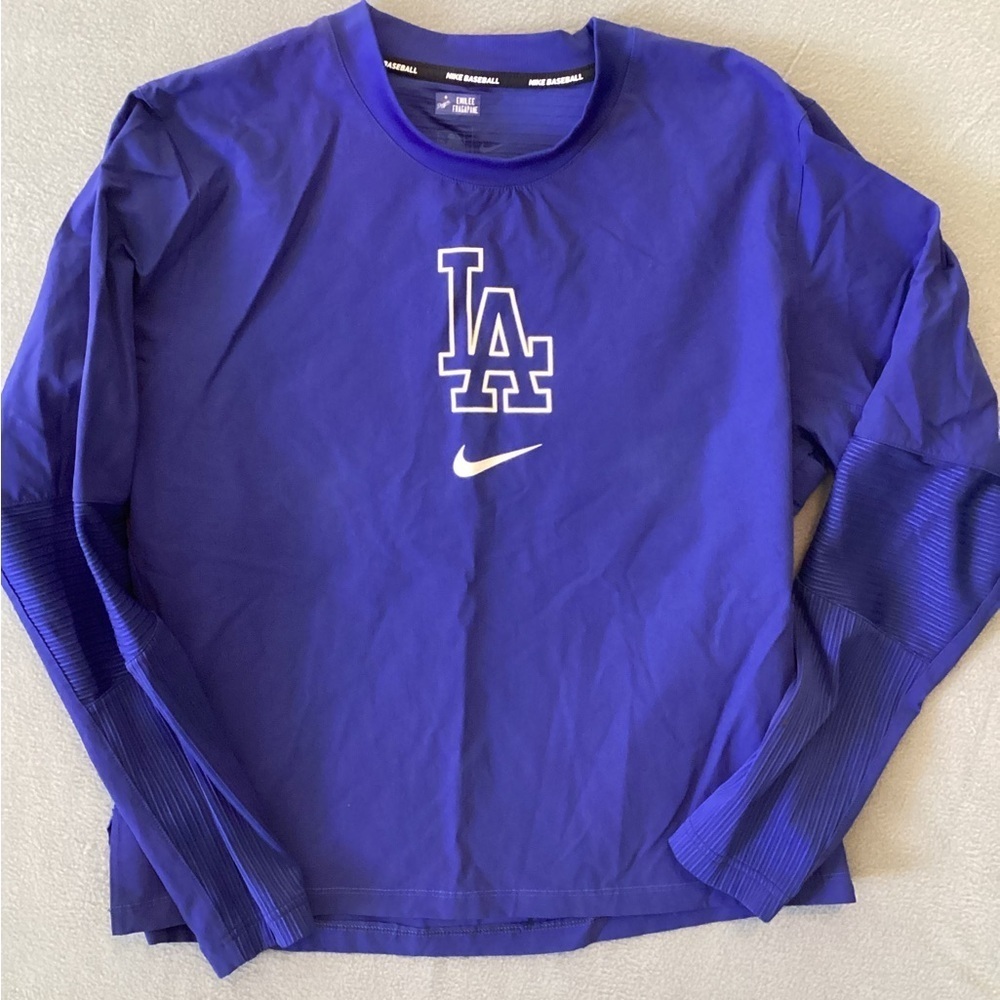 Nike Baseball Emilee Fragapane LA DOGERS top -SZ S
PIT TO PIT 19”
Length 22”